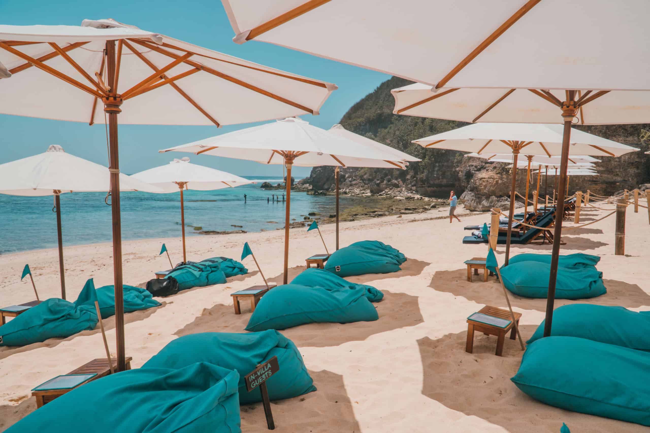 How To Visit Sundays Beach Club In Uluwatu - The Republic Of Rose