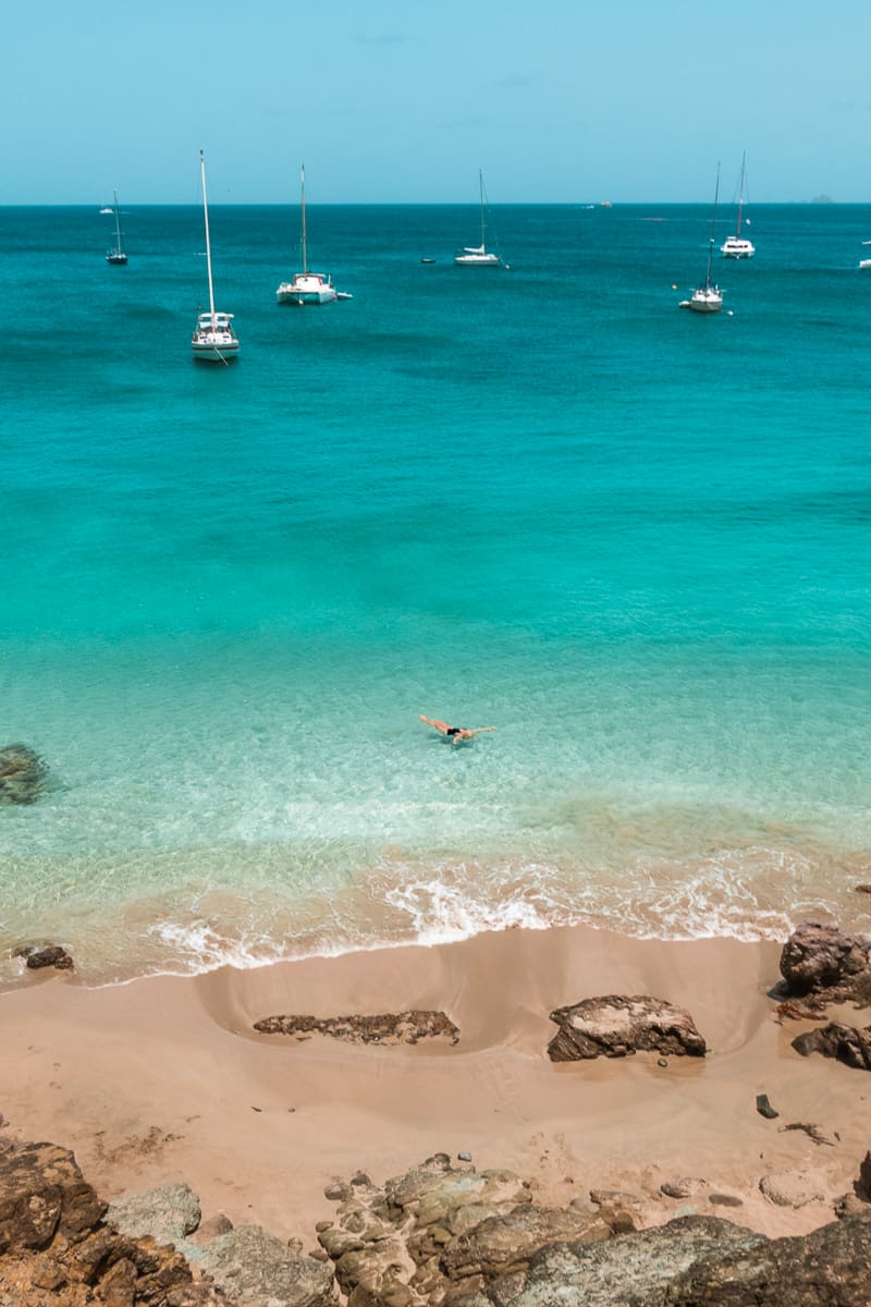 The 5 Best Beaches to Visit in St. Barts : Rental Escapes