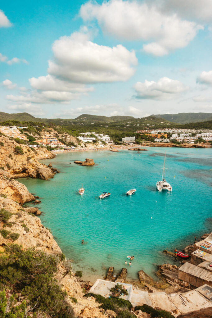 Casetes de pescadors de Cala Tarida