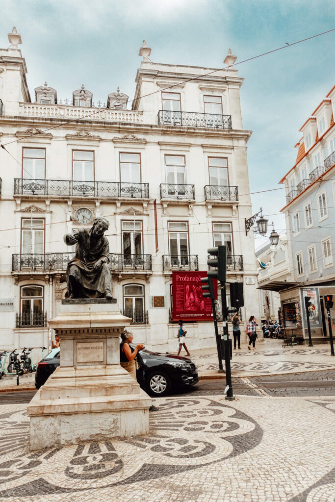 Statue of António Ribeiro